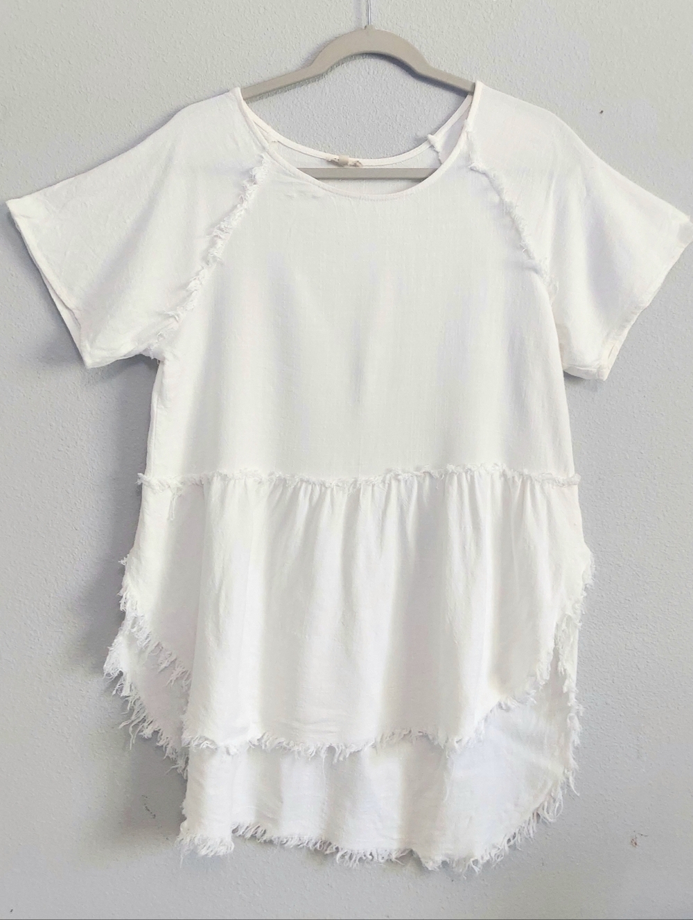 JODIFL Raw Hem Fringe Linen Blend White Hi Low Top Medium